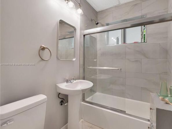 3577 Charles Ave, Miami FL 33133