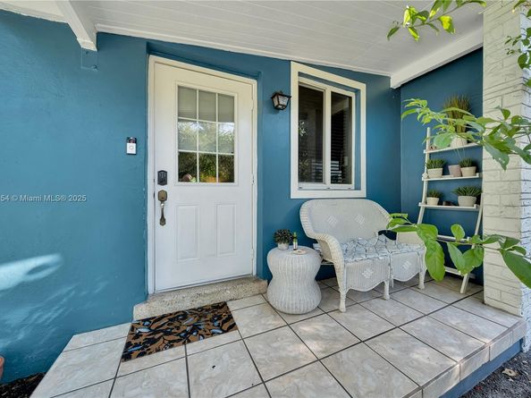 3577 Charles Ave, Miami FL 33133