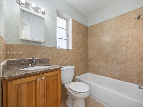 2525 N 23rd Ave, Hollywood FL 33020