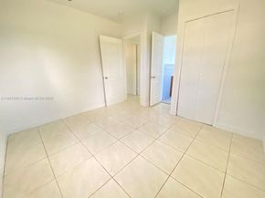 1121 NE 214th St, Miami FL 33179