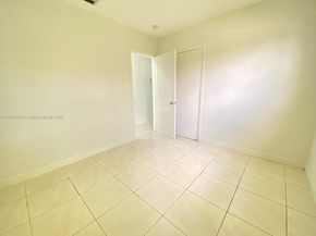 1121 NE 214th St, Miami FL 33179