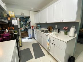 1121 NE 214th St, Miami FL 33179