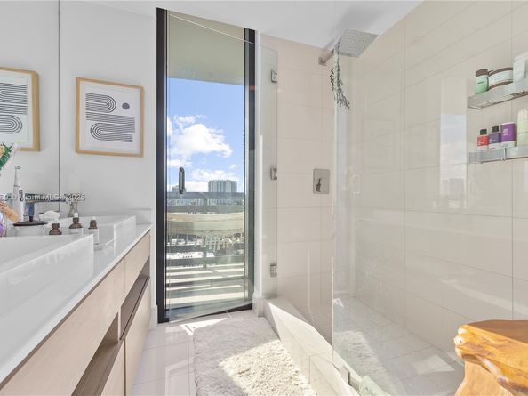 460 NE 28th St 1901, Miami FL 33137