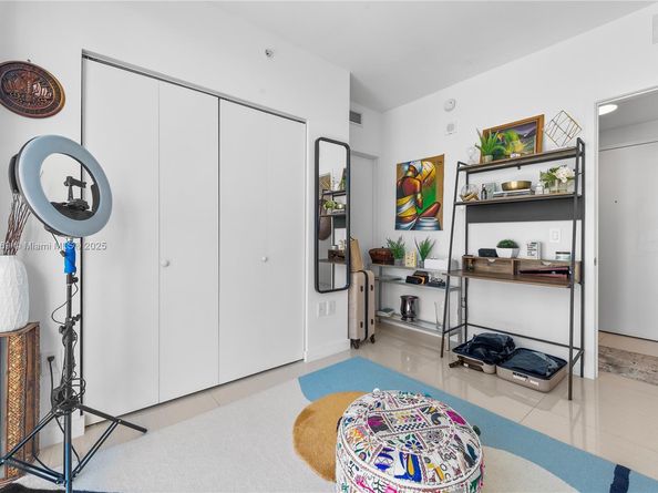 460 NE 28th St 1901, Miami FL 33137