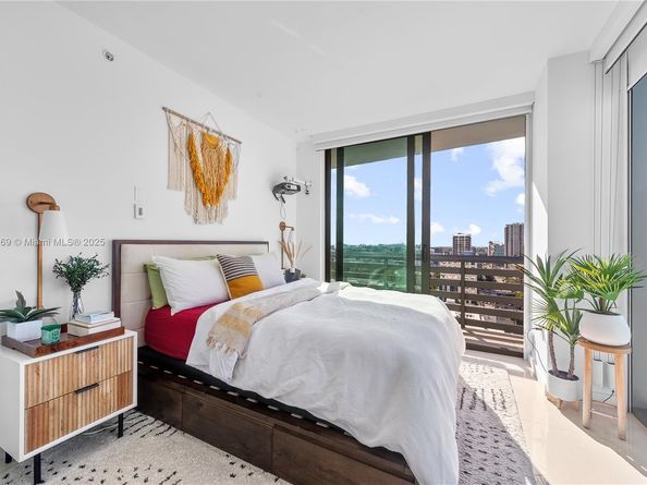 460 NE 28th St 1901, Miami FL 33137