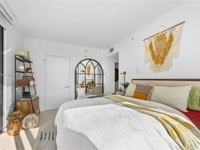 460 NE 28th St 1901, Miami FL 33137