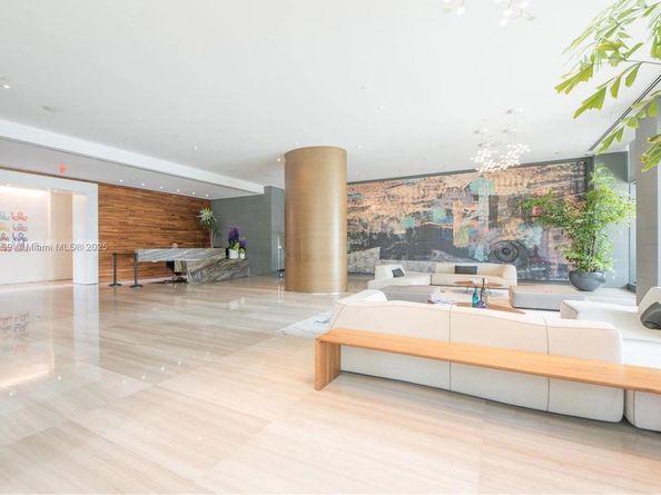 460 NE 28th St 1901, Miami FL 33137