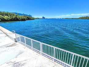 300 Bayview Dr 1801, Sunny Isles Beach FL 33160