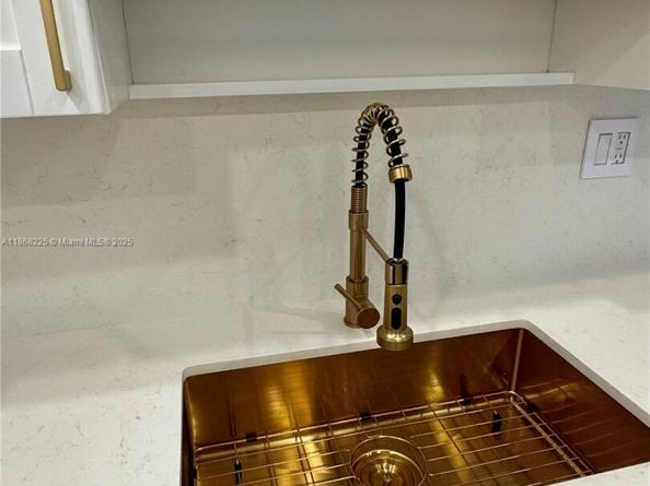 300 Bayview Dr 1801, Sunny Isles Beach FL 33160