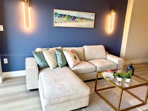 300 Bayview Dr 1801, Sunny Isles Beach FL 33160