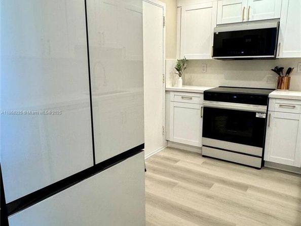 300 Bayview Dr 1801, Sunny Isles Beach FL 33160