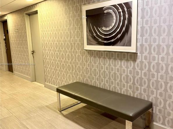 300 Bayview Dr 1801, Sunny Isles Beach FL 33160