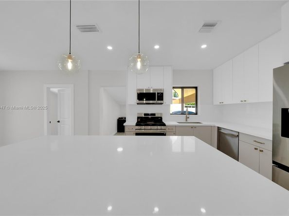 9971 Caribbean Blvd, Cutler Bay FL 33189