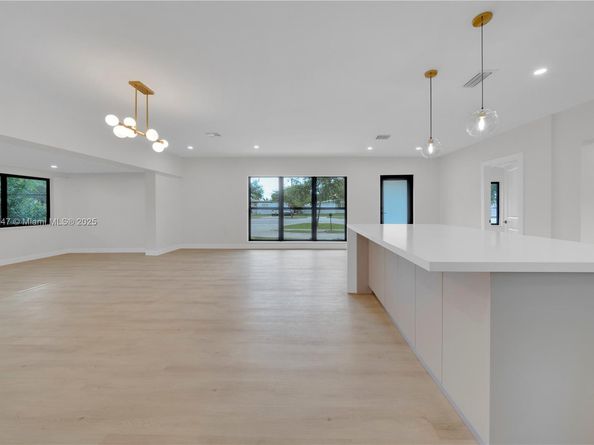 9971 Caribbean Blvd, Cutler Bay FL 33189