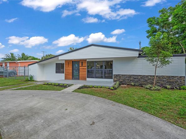 9971 Caribbean Blvd, Cutler Bay FL 33189