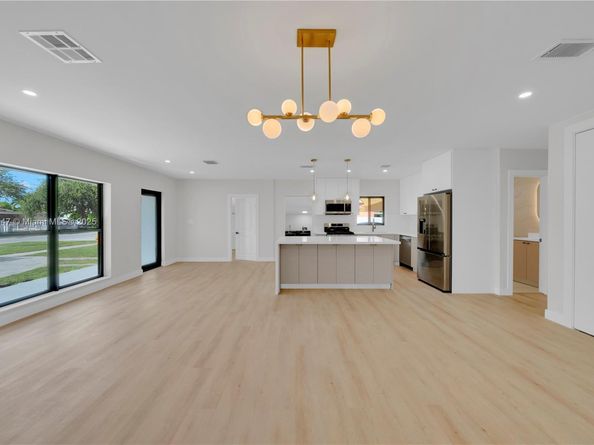 9971 Caribbean Blvd, Cutler Bay FL 33189