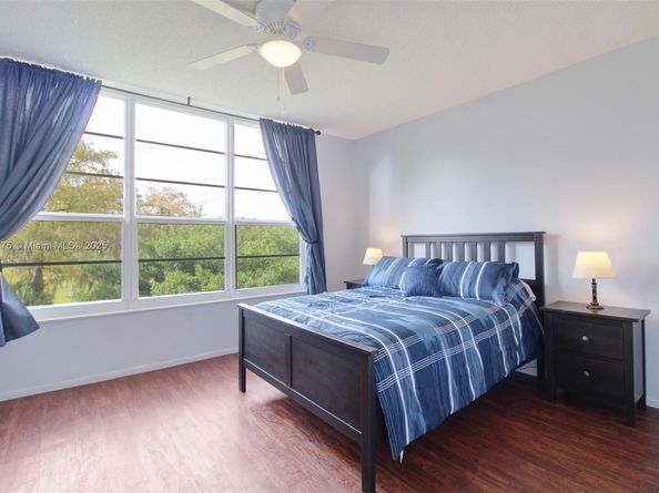 605 Oaks Dr 305, Pompano Beach FL 33069