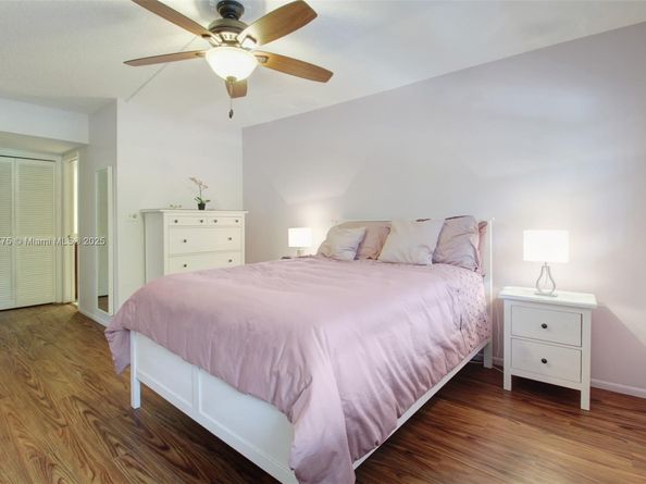 605 Oaks Dr 305, Pompano Beach FL 33069