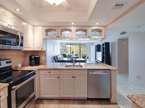 605 Oaks Dr 305, Pompano Beach FL 33069