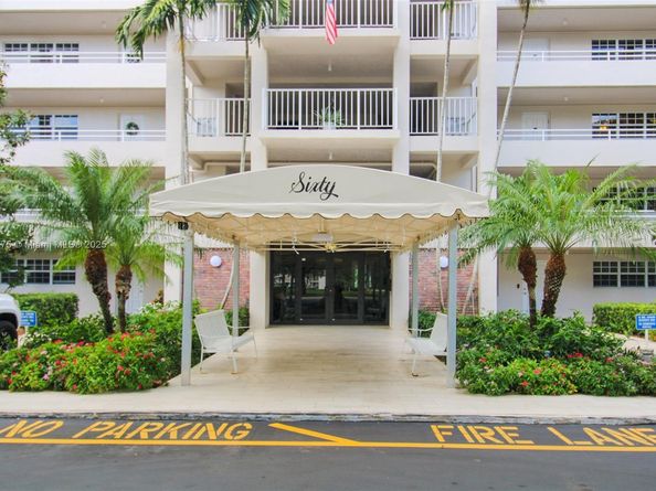 605 Oaks Dr 305, Pompano Beach FL 33069