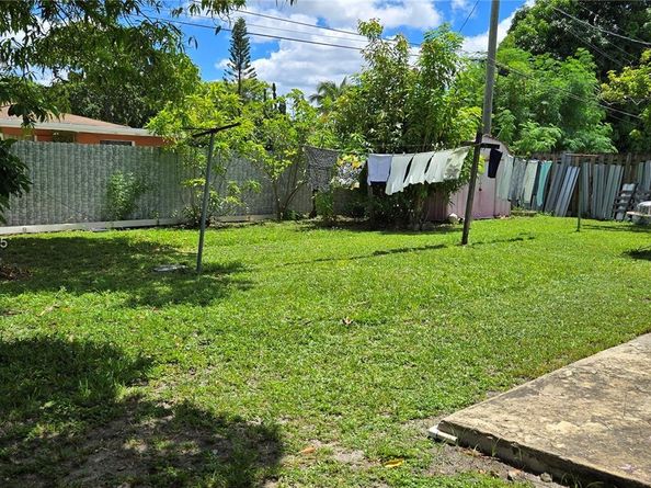 19441 NW 1st Ct, Miami Gardens FL 33169