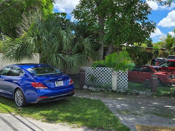 19441 NW 1st Ct, Miami Gardens FL 33169