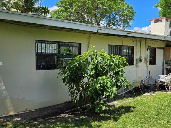 19441 NW 1st Ct, Miami Gardens FL 33169