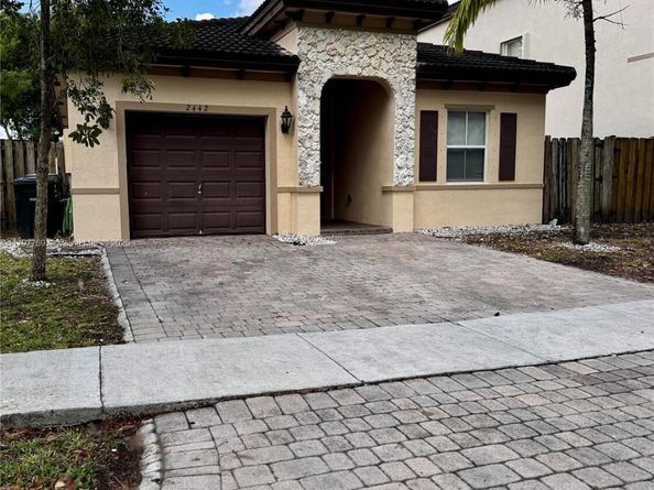2442 NE 3rd Ct, Homestead FL 33033