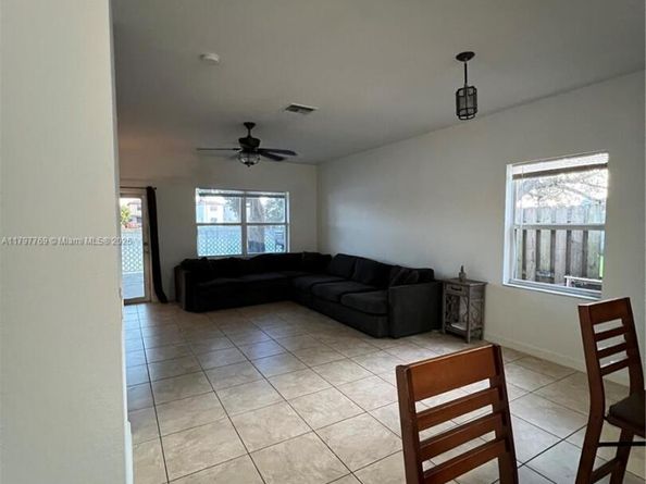 2442 NE 3rd Ct, Homestead FL 33033