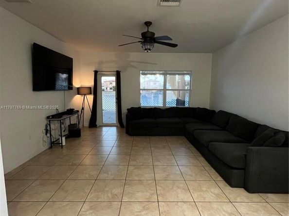2442 NE 3rd Ct, Homestead FL 33033