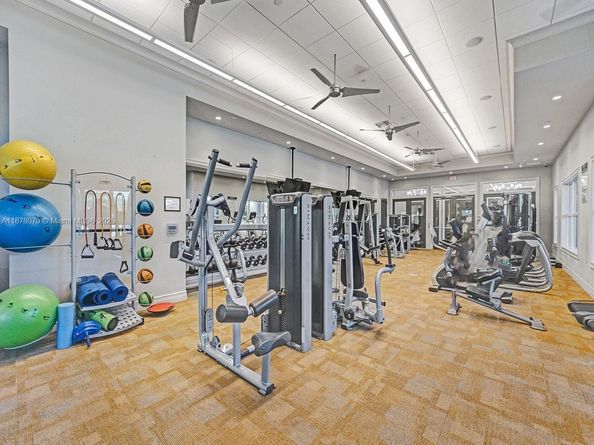 4001 Hillcrest Dr 403, Hollywood FL 33021