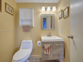 4001 Hillcrest Dr 403, Hollywood FL 33021