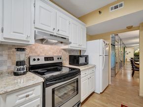 4001 Hillcrest Dr 403, Hollywood FL 33021