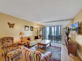 4001 Hillcrest Dr 403, Hollywood FL 33021