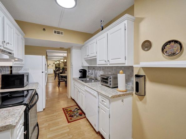 4001 Hillcrest Dr 403, Hollywood FL 33021