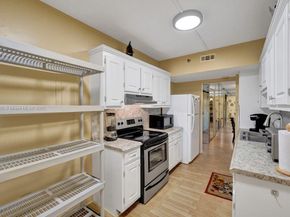 4001 Hillcrest Dr 403, Hollywood FL 33021