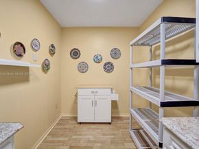4001 Hillcrest Dr 403, Hollywood FL 33021
