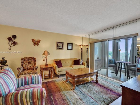 4001 Hillcrest Dr 403, Hollywood FL 33021