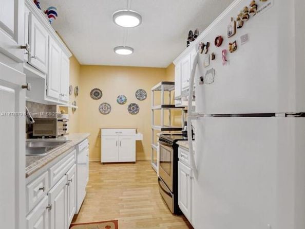 4001 Hillcrest Dr 403, Hollywood FL 33021