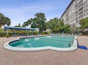 4001 Hillcrest Dr 403, Hollywood FL 33021