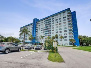 4001 Hillcrest Dr 403, Hollywood FL 33021