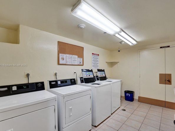4001 Hillcrest Dr 403, Hollywood FL 33021