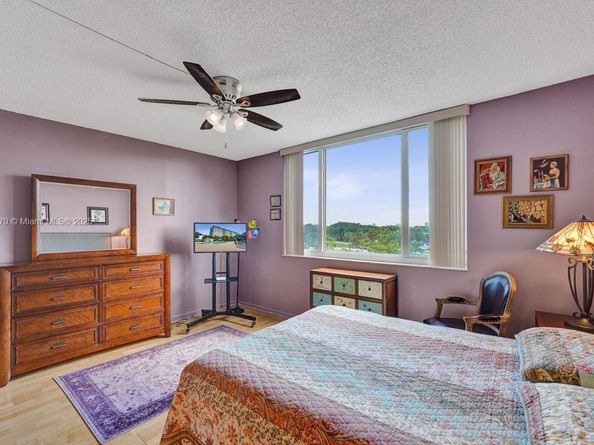 4001 Hillcrest Dr 403, Hollywood FL 33021