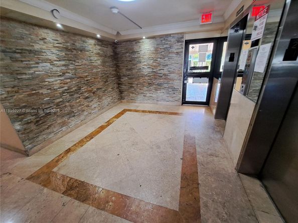 2935 NE 163rd St 2Q, North Miami Beach FL 33160