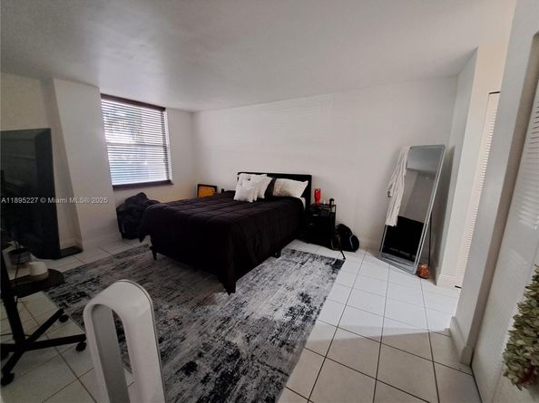 2935 NE 163rd St 2Q, North Miami Beach FL 33160
