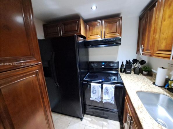2935 NE 163rd St 2Q, North Miami Beach FL 33160