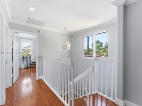 1521 NW 178th Ter, Pembroke Pines FL 33029