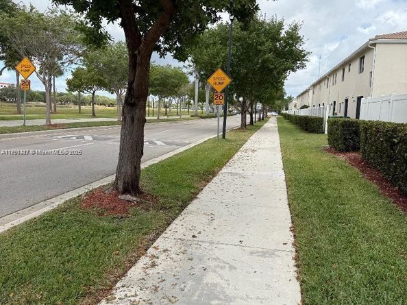 424 NE 194th Ter, Miami FL 33179