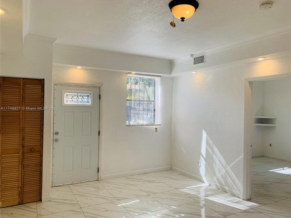 1079 NW 112th Ter, Miami FL 33168