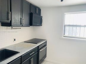 1079 NW 112th Ter, Miami FL 33168